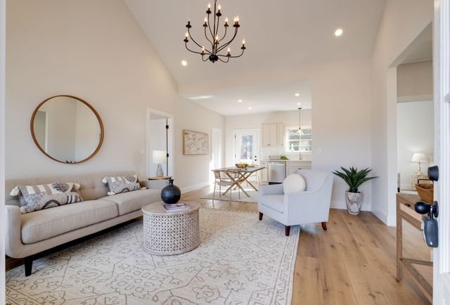 1272 Old County House Road, Charlotte, TN 37036