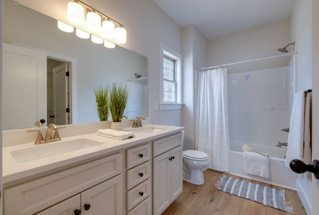 1272 Old County House Road, Charlotte, TN 37036