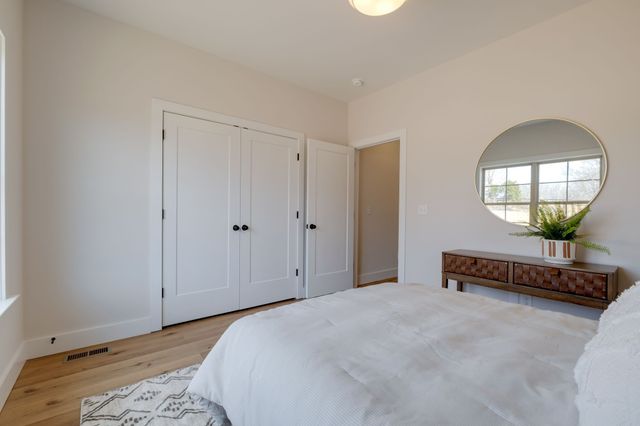 1272 Old County House Road, Charlotte, TN 37036