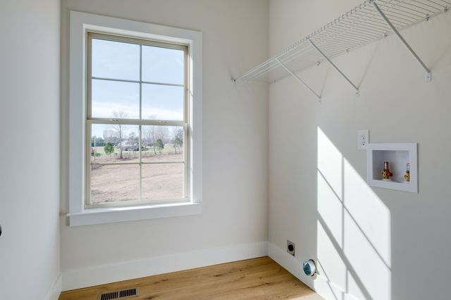 1272 Old County House Road, Charlotte, TN 37036