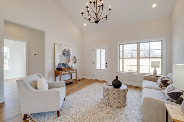 1272 Old County House Road, Charlotte, TN 37036