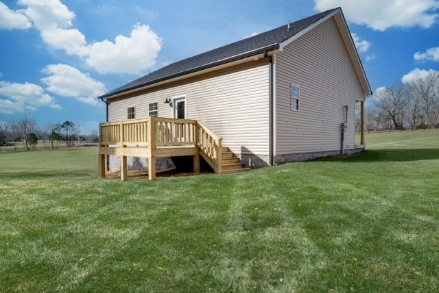 1272 Old County House Road, Charlotte, TN 37036