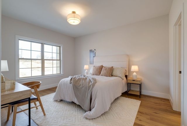 1272 Old County House Road, Charlotte, TN 37036