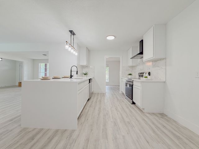 5520 Woodway Drive, Fort Worth, TX 76133