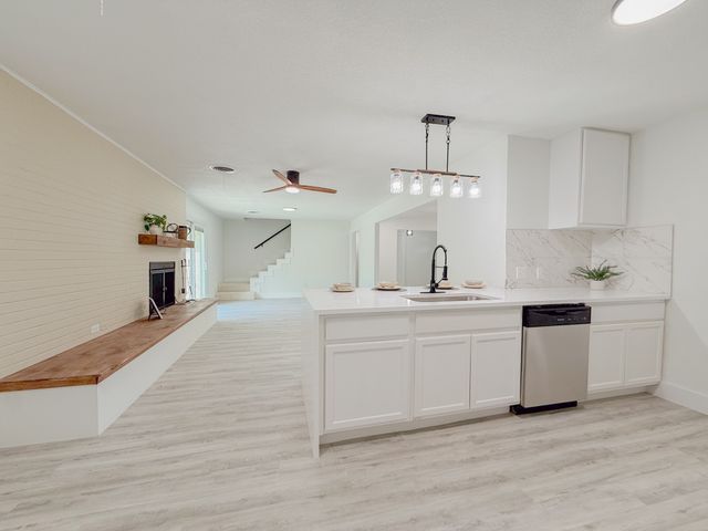 5520 Woodway Drive, Fort Worth, TX 76133