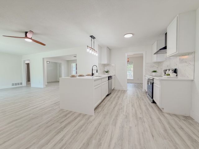 5520 Woodway Drive, Fort Worth, TX 76133