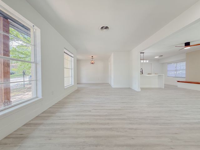 5520 Woodway Drive, Fort Worth, TX 76133