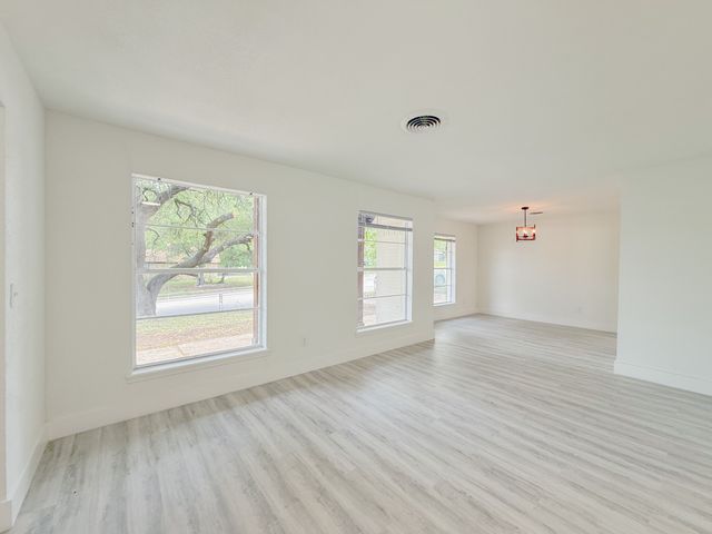 5520 Woodway Drive, Fort Worth, TX 76133