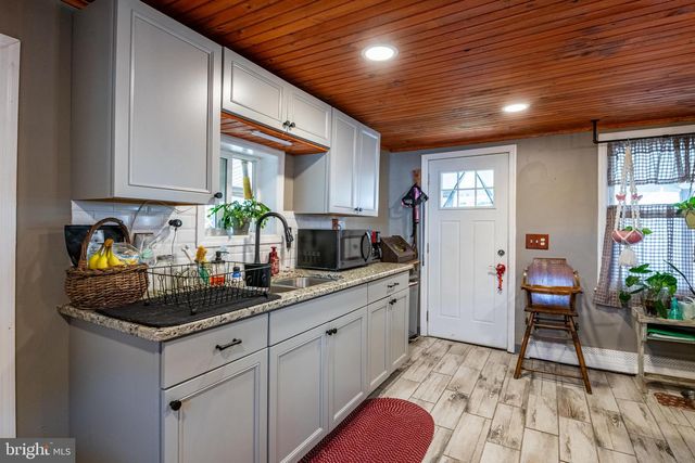 325 S 3RD ST, Hamburg, PA 19526