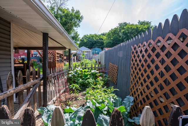 325 S 3RD ST, Hamburg, PA 19526