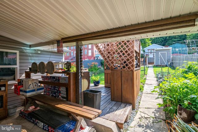 325 S 3RD ST, Hamburg, PA 19526