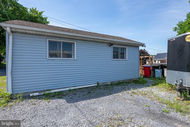 325 S 3RD ST, Hamburg, PA 19526