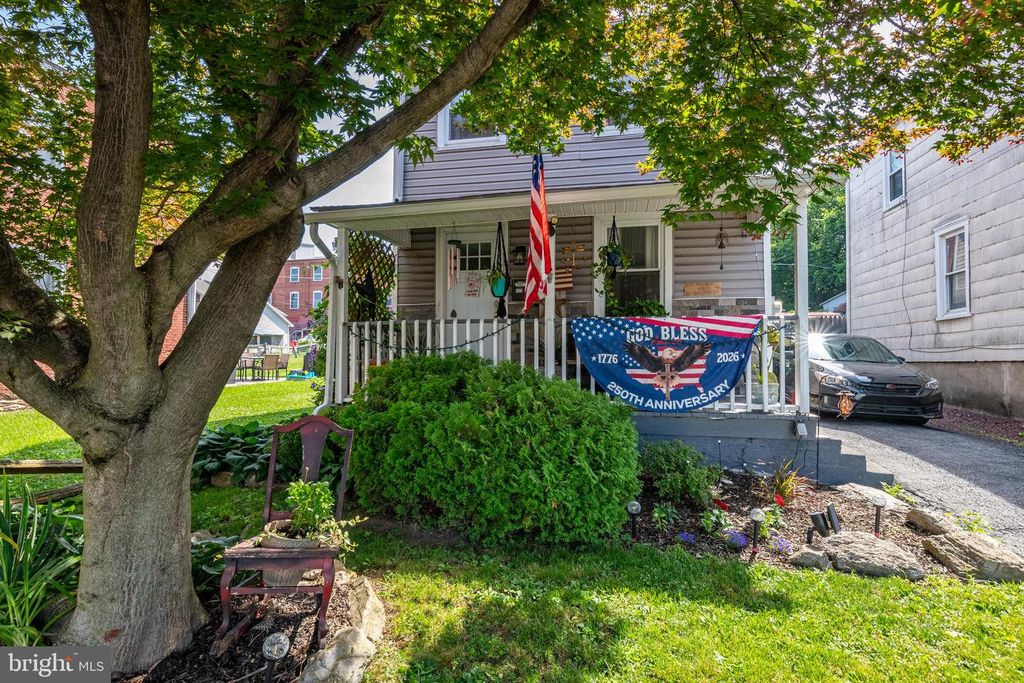 325 S 3RD ST, Hamburg, PA 19526