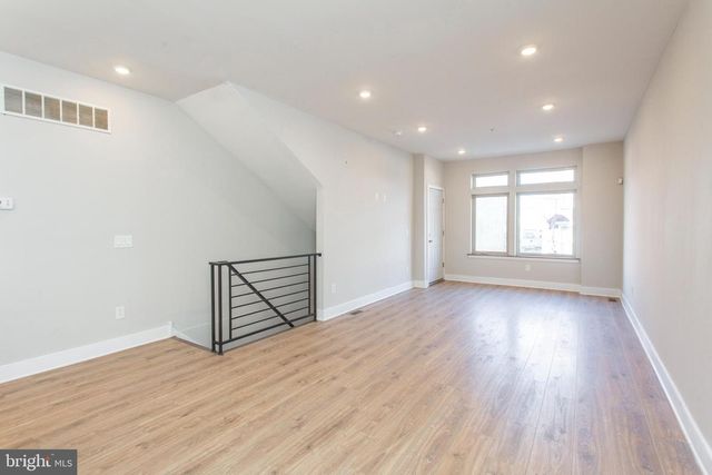 1910 INGERSOLL ST, Philadelphia, PA 19121