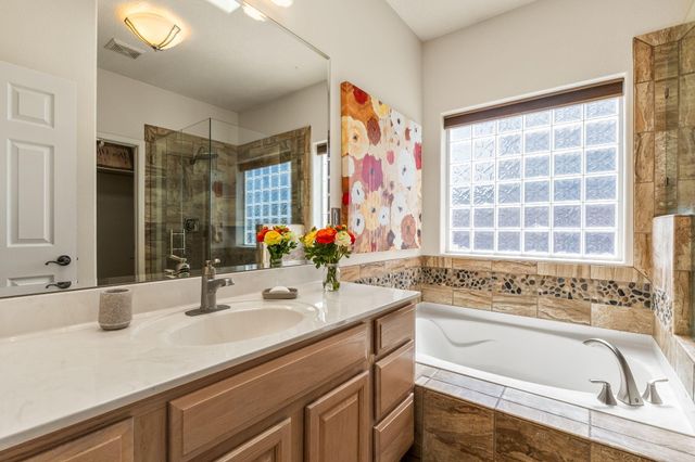 10524 Bilboa Street NW, Albuquerque, NM 87114