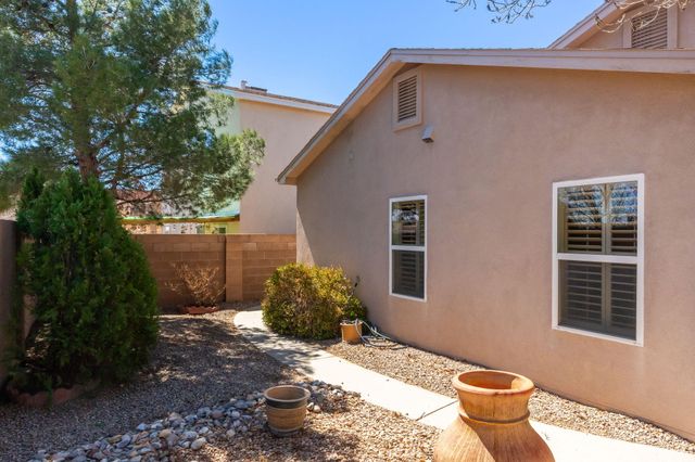 10524 Bilboa Street NW, Albuquerque, NM 87114