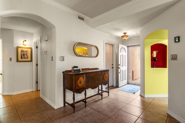 10524 Bilboa Street NW, Albuquerque, NM 87114