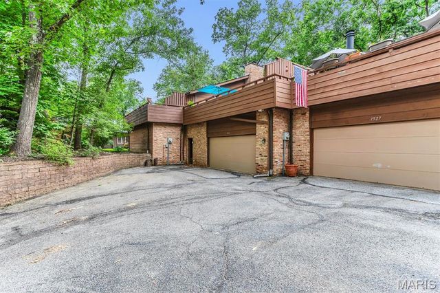 1531 Birnamwood Trail Drive, Twin Oaks, MO 63021