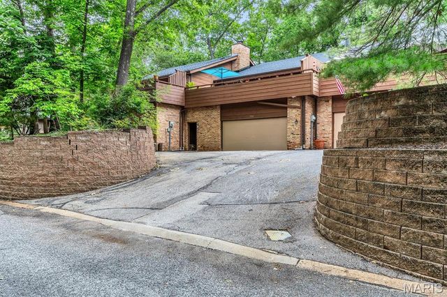 1531 Birnamwood Trail Drive, Twin Oaks, MO 63021