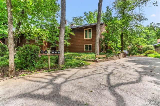 1531 Birnamwood Trail Drive, Twin Oaks, MO 63021