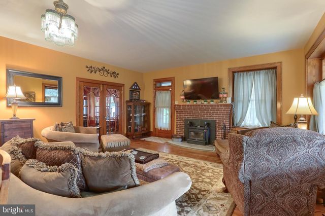 9931 JONESTOWN RD, Grantville, PA 17028