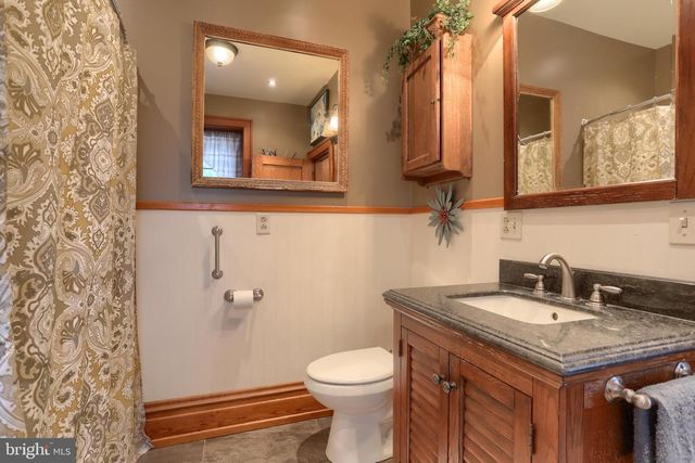 9931 JONESTOWN RD, Grantville, PA 17028