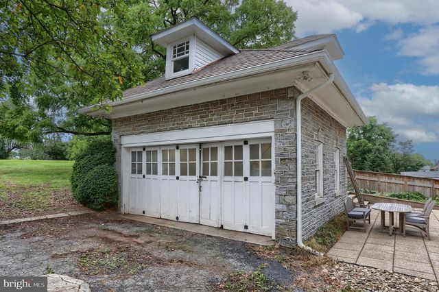 9931 JONESTOWN RD, Grantville, PA 17028