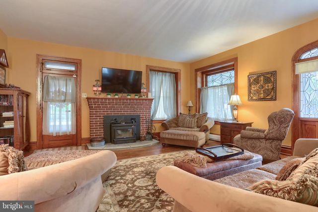 9931 JONESTOWN RD, Grantville, PA 17028