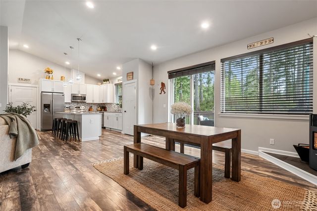 20 E Laurel Park, Union, WA 98592