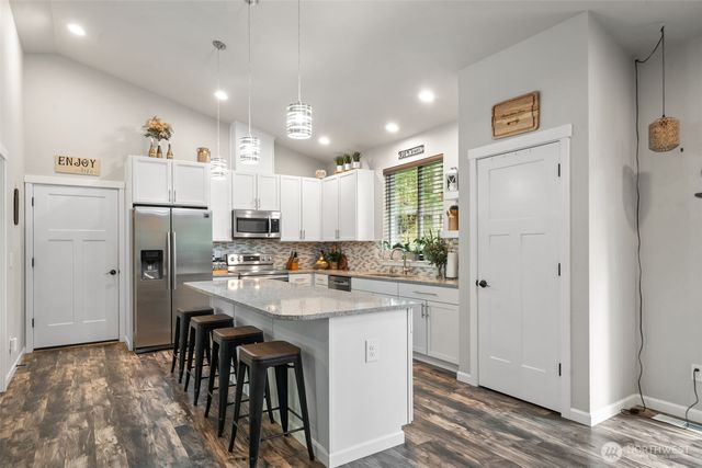 20 E Laurel Park, Union, WA 98592