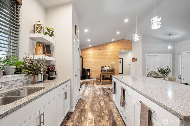 20 E Laurel Park, Union, WA 98592