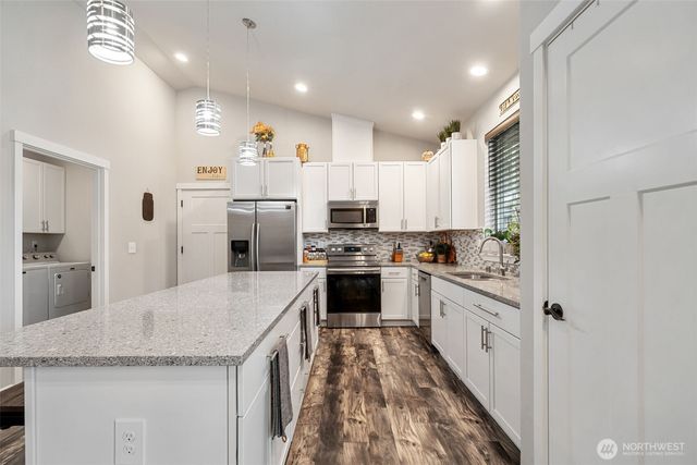 20 E Laurel Park, Union, WA 98592