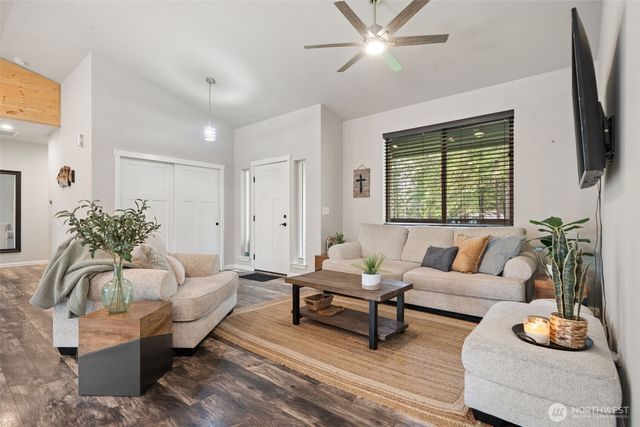 20 E Laurel Park, Union, WA 98592