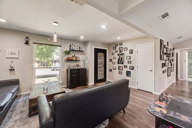17628 Medina Drive, Dallas, TX 75287