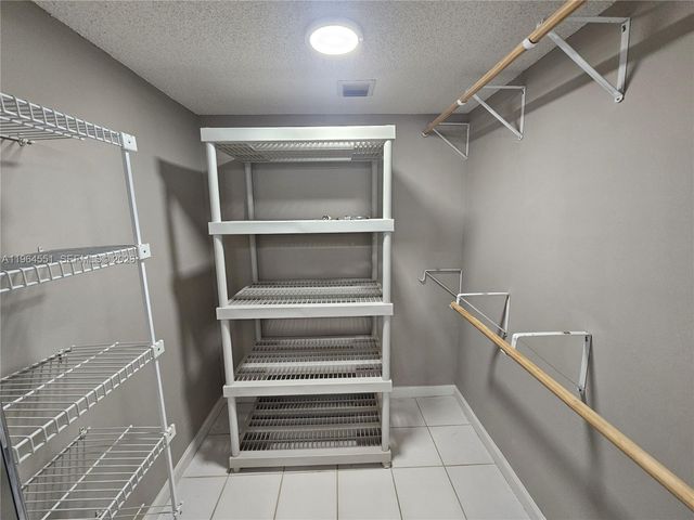 10722 W Clairmont Cir 102, Tamarac, FL 33321