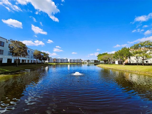 10722 W Clairmont Cir 102, Tamarac, FL 33321