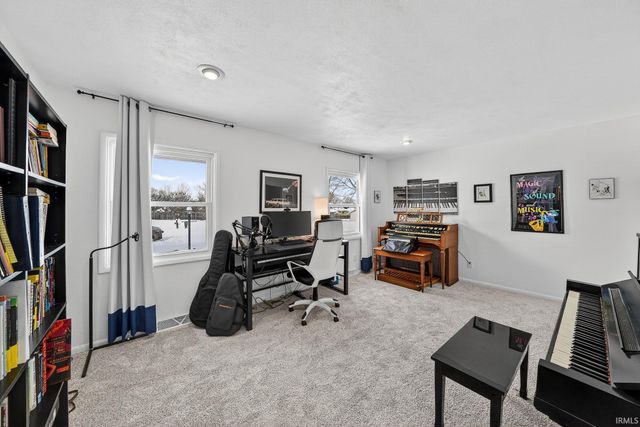 52340 Tallyho Drive, South Bend, IN 46635