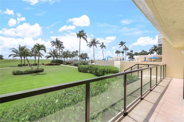4901 Gulf Shore BLVD N 104, Naples, FL 34103