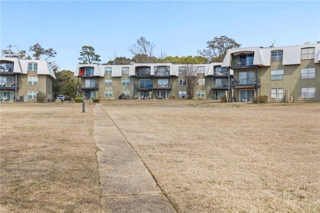 208 Riverbend Drive, Mobile, AL 36605