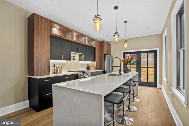 2214 MOUNT VERNON ST, Philadelphia, PA 19130