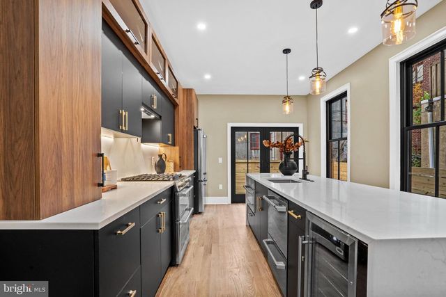 2214 MOUNT VERNON ST, Philadelphia, PA 19130