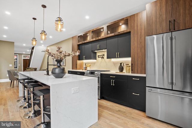 2214 MOUNT VERNON ST, Philadelphia, PA 19130