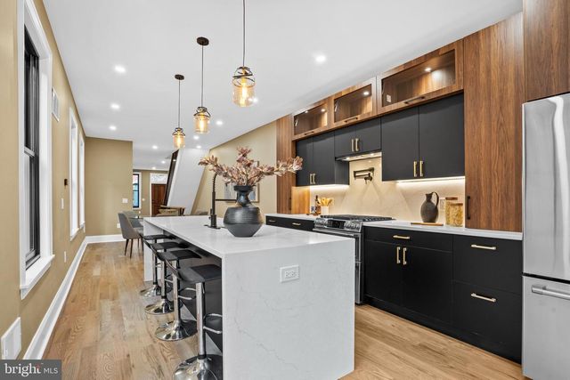 2214 MOUNT VERNON ST, Philadelphia, PA 19130