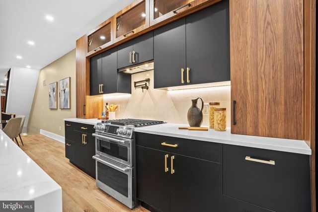 2214 MOUNT VERNON ST, Philadelphia, PA 19130