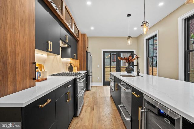 2214 MOUNT VERNON ST, Philadelphia, PA 19130