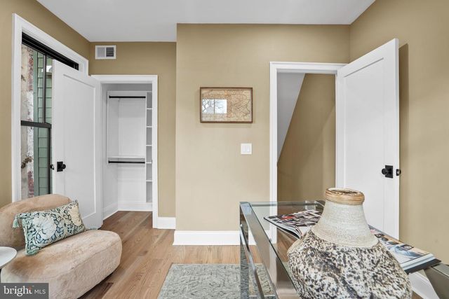 2214 MOUNT VERNON ST, Philadelphia, PA 19130