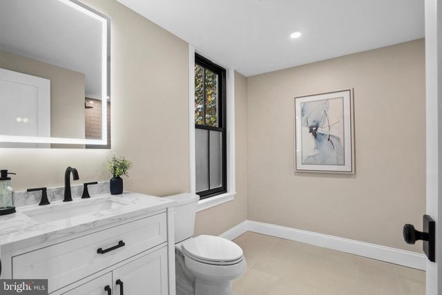 2214 MOUNT VERNON ST, Philadelphia, PA 19130