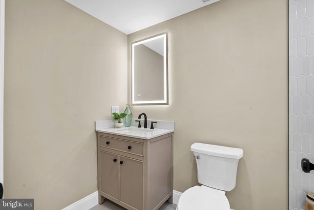 2214 MOUNT VERNON ST, Philadelphia, PA 19130