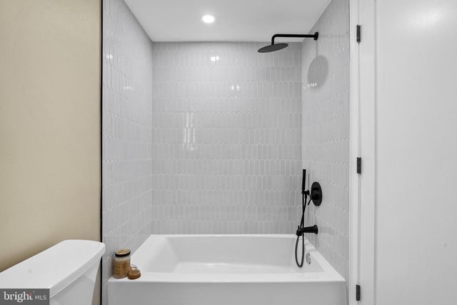 2214 MOUNT VERNON ST, Philadelphia, PA 19130