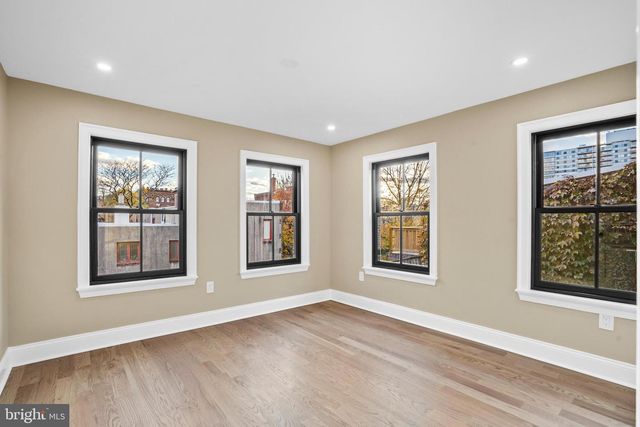 2214 MOUNT VERNON ST, Philadelphia, PA 19130